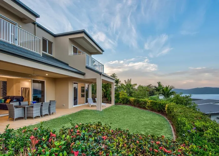 La Bella Waters 1 Wide Reaching Ocean Views And Buggy Villa Hamilton Island